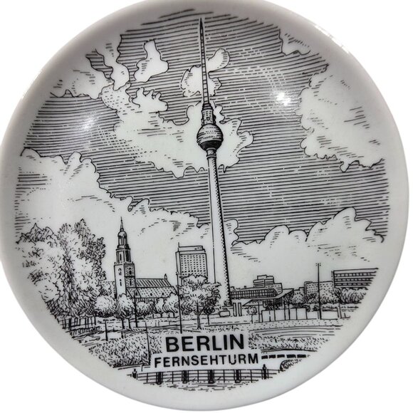 Set Of 4 Vtg Berlin Souvenir coasters trinket dishes Germany landmarks HLR - Picture 5 of 7